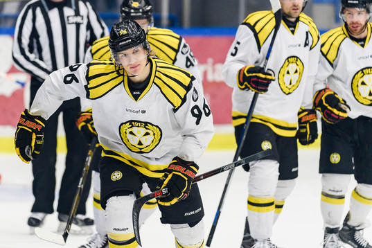 Brynäs Oskar Lindblom jublar