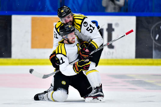 Brynäs Kevin Clark och Marc Zanetti jublar