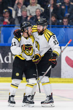 Brynäs Kevin Clark och Marc Zanetti jublar