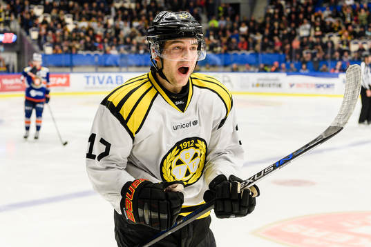 Brynäs Pathrik Westerholm jublar