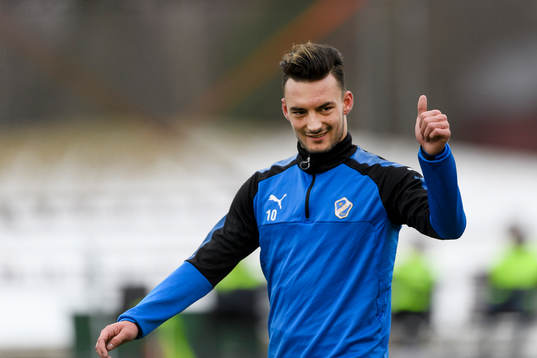 Halmstads Sead Haksabanovic före fotbollsmatchen i Svenska