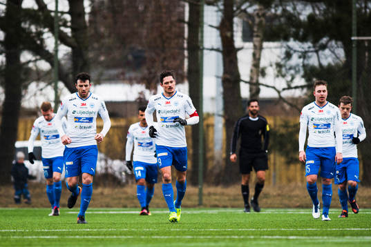 Värnamos Pär Cederqvist jublar