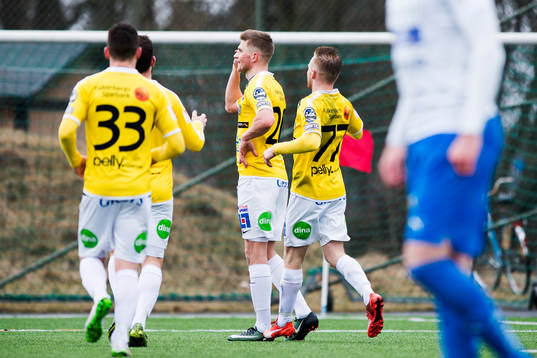 Falkenbergs Erik Persson jublar