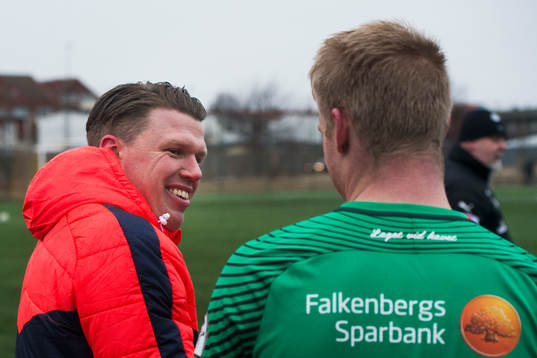 Värnamos tränare Christian Järdler pratar med