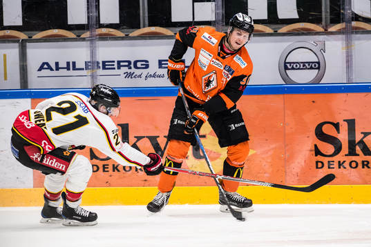 Luleås Bill Sweatt  och Karlskronas Marcus Paulsson