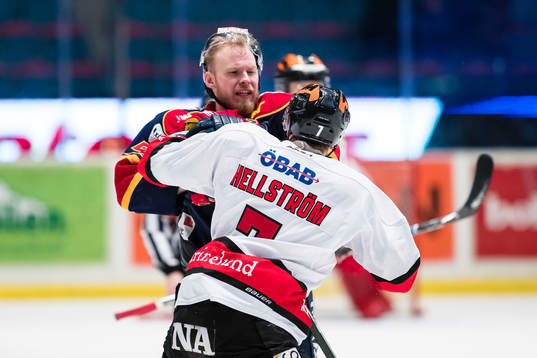 Bråk mellan Djurgårdens Alexander Urbom och Örebros