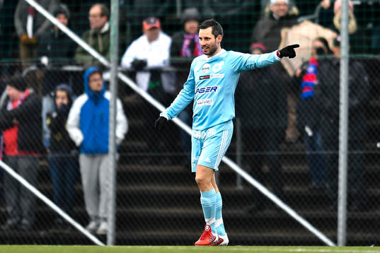 Degerfors spelare jublar