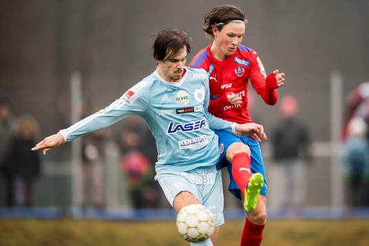 Helsingborgs Max Svensson och Degerfors Sebastian Ohlsson