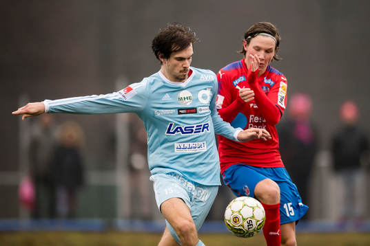 Helsingborgs Max Svensson och Degerfors Sebastian Ohlsson