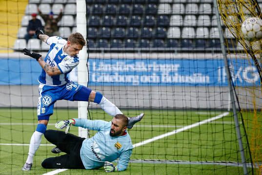 IFK Göteborgs Sören Rieks gör 2-0