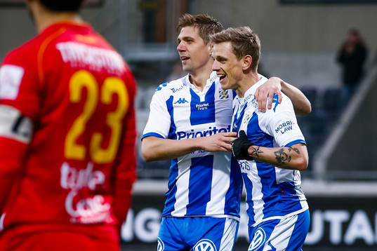 IFK Göteborgs Sören Rieks och Mikael Boman jublar