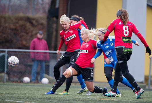 s Nellie Lilja, Johanna Ejdelind och Anna Welin och Kalmars