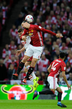 Southamptons Jack Stephens och Manchester Uniteds Zlatan