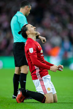 Manchester Uniteds Zlatan Ibrahimovic jublar med