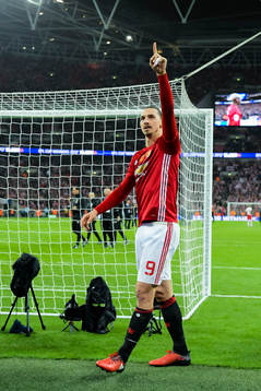 Manchester Uniteds Zlatan Ibrahimovic jublar