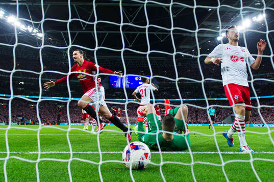 Manchester Uniteds Zlatan Ibrahimovic jublar