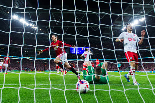 Manchester Uniteds Zlatan Ibrahimovic jublar