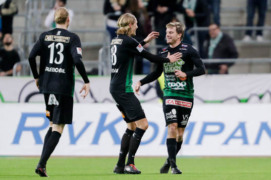 Varbergs Karl Söderström jublar