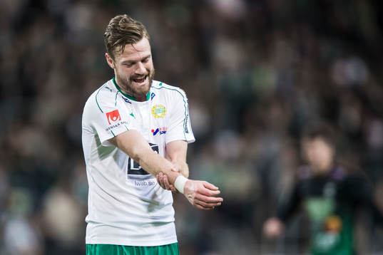 Hammarbys Arnór Smárason drar i sin egen arm