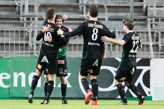 Varbergs Karl Söderström jublar med Gabriel