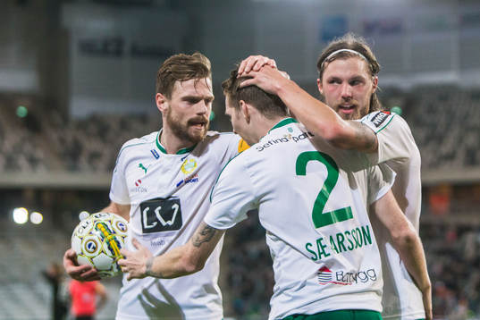 Hammarbys Arnór Smárason och Björn Paulsen jublar med