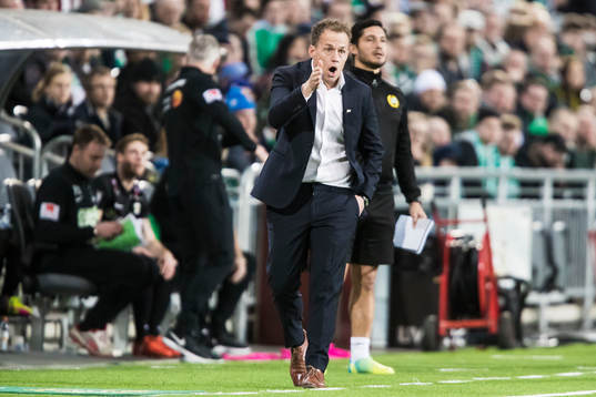 Hammarbys tränare Jakob Michelsen reagerar