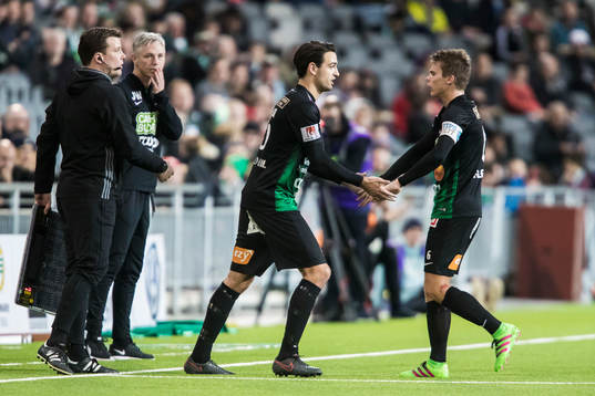 Varbergs Oliver Stanisic byts in mot Elias Andersson