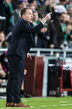 Hammarbys tränare Jakob Michelsen gestikulerar