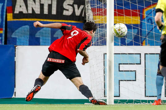 Brommapojkarnas Luca Gerbino Polo gör 1-0