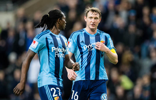 Djurgårdens Kim Källström samtalar med Djurgårdens
