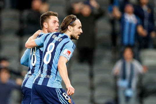 Djurgårdens Kerim Mrabti och Kevin Walker jublar