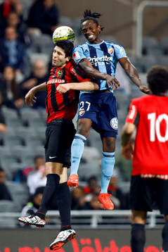 Djurgårdens Kebba Ceesay och Brommapojkarnas Luca Gerbino