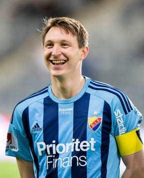 Djurgårdens Kim Källström ser glad ut