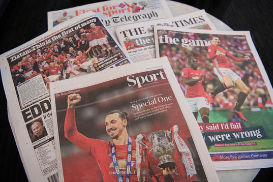 Bläddra bland fler bilder av Fotboll, Engelska Ligacupen, final, Manchester United - Southampton, tidningar