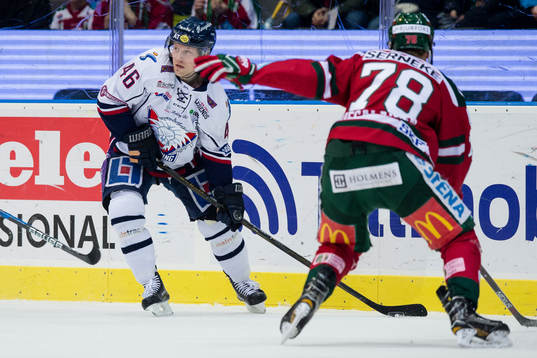 Linköpings Mathis Olimb mot Frölundas Kristian Vesalainen