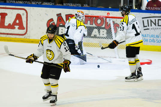 Brynäs Kevin Clark, målvakt Felix Sandström och Ryan