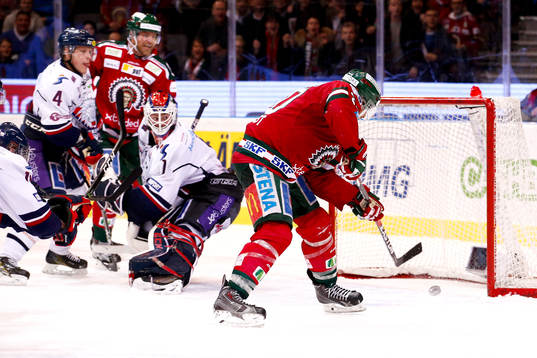 Frölundas Joel Lundqvist trycker in 3-3