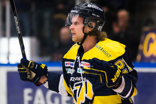 s Mattias Tedenby jublar