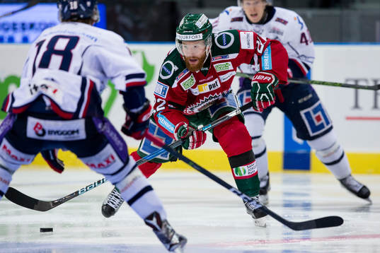 Frölundas Robin Figren mot Linköpings Jacob Lilja