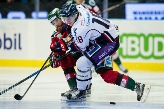 Frölundas Robin Figren mot Linköpings Jacob Lilja