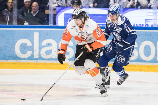 Leksands Martin Karlsson jagar Karlskronas Daniel