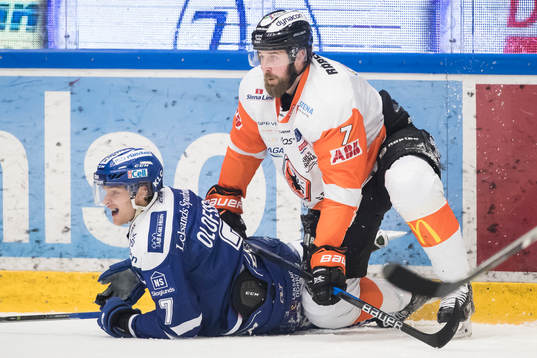 Leksands Johan Olofsson och Karlskronas Mattias Karlsson i