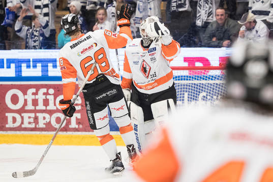 Karlskronas Daniel Gunnarsson jublar