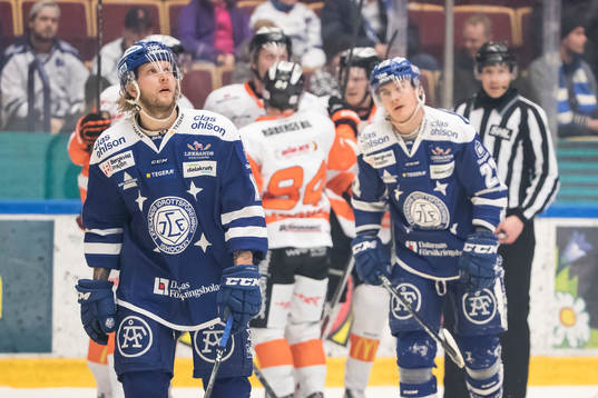 Leksands Alexander Ytterell deppar i ishockeymatchen i SHL