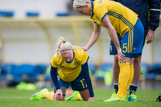 Sveriges Caroline Seger får ont