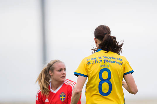 Sveriges Lotta Schelin med ett citat från Gudrun Schyman