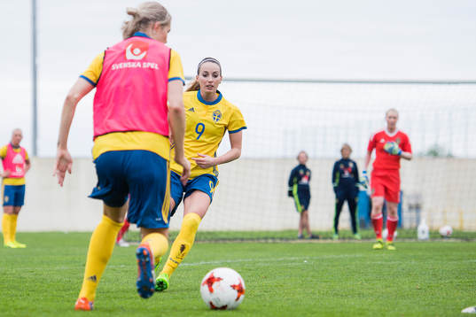 Sveriges Kosovare Asllani