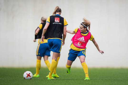Sveriges Kosovare Asllani