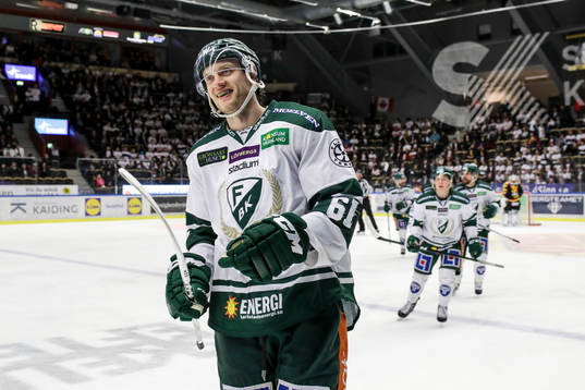 Färjestads Johan Ryno jublar