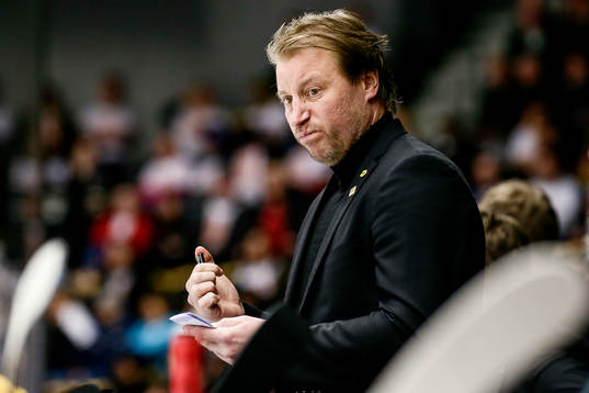 Skellefteås tränare Fredrik Öberg deppar